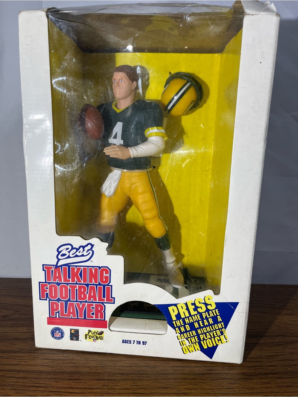 NIB 1997 NFL BRETT FAVRE GREEN BAY PACKERS TALKING ACTION FIGURE BEST SERIES 2